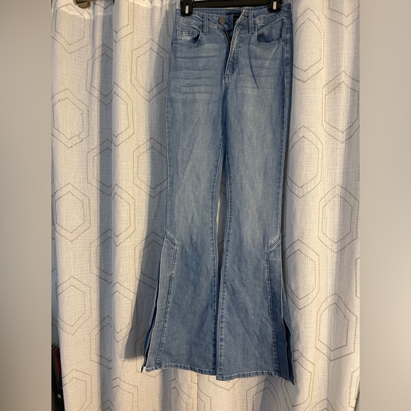 Women’s 24 Blue Jean Flare/Wide Legged Pants Leg Split 5 Pockets Zip/Button Clos - Picture 1 of 14